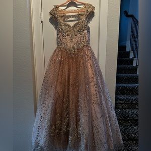 Beautiful gown rose gold a lot of details brand new